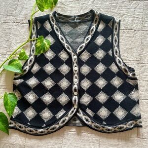 Black and White Patterned Women's Sweater Vest